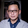 国产成人吃奶一区